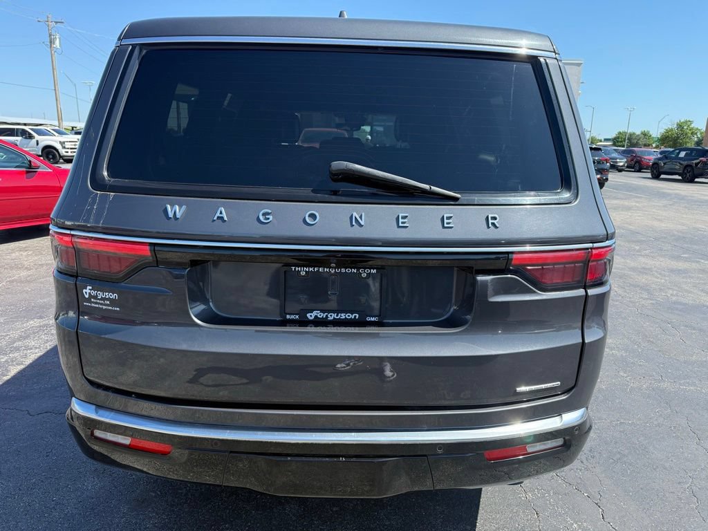 Used 2022 Jeep Wagoneer Series III RWD image 4