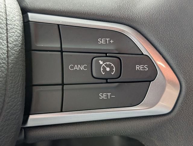 Used 2024 Jeep Compass Latitude image 14
