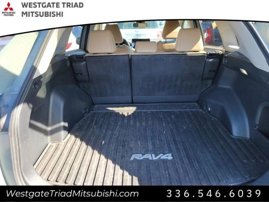 Used 2022 Toyota RAV4 XLE Premium image 13