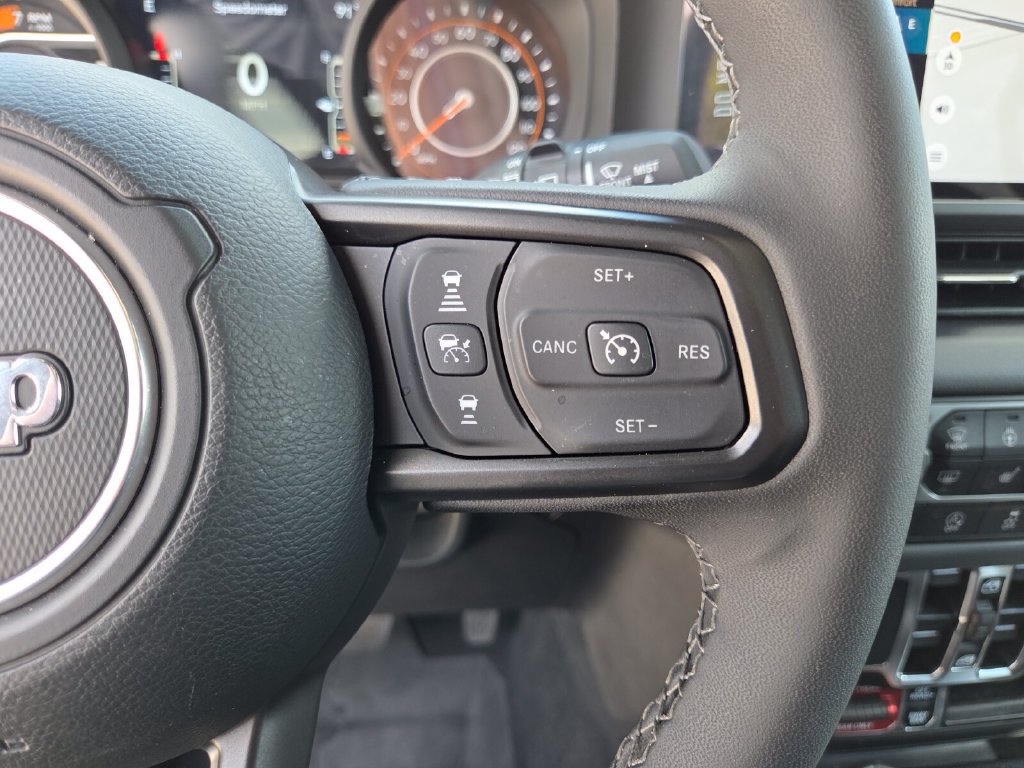 Used 2025 Jeep Wrangler Unlimited Rubicon AWD/4WD image 35