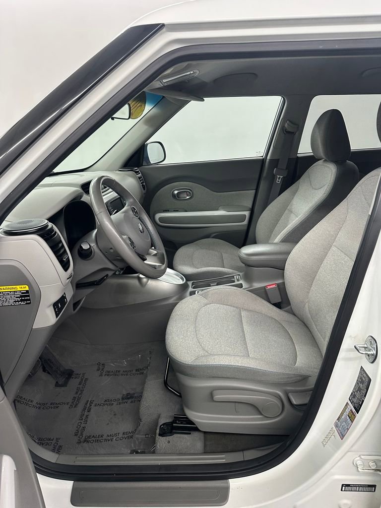 Used 2017 Kia Soul EV-e image 11