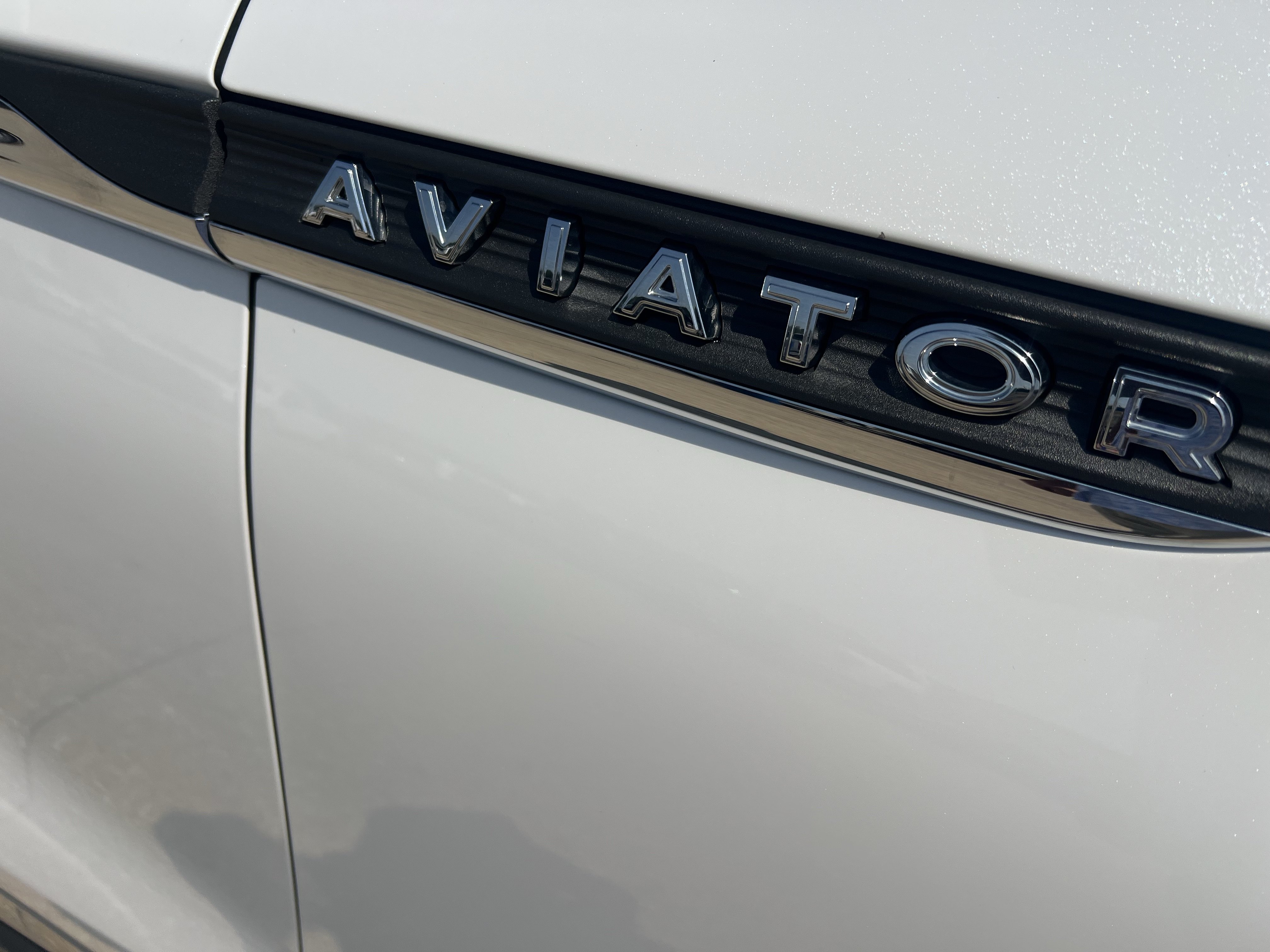 Used 2025 Lincoln Aviator Reserve w/ Equipment Group 201A AWD/4WD image 3