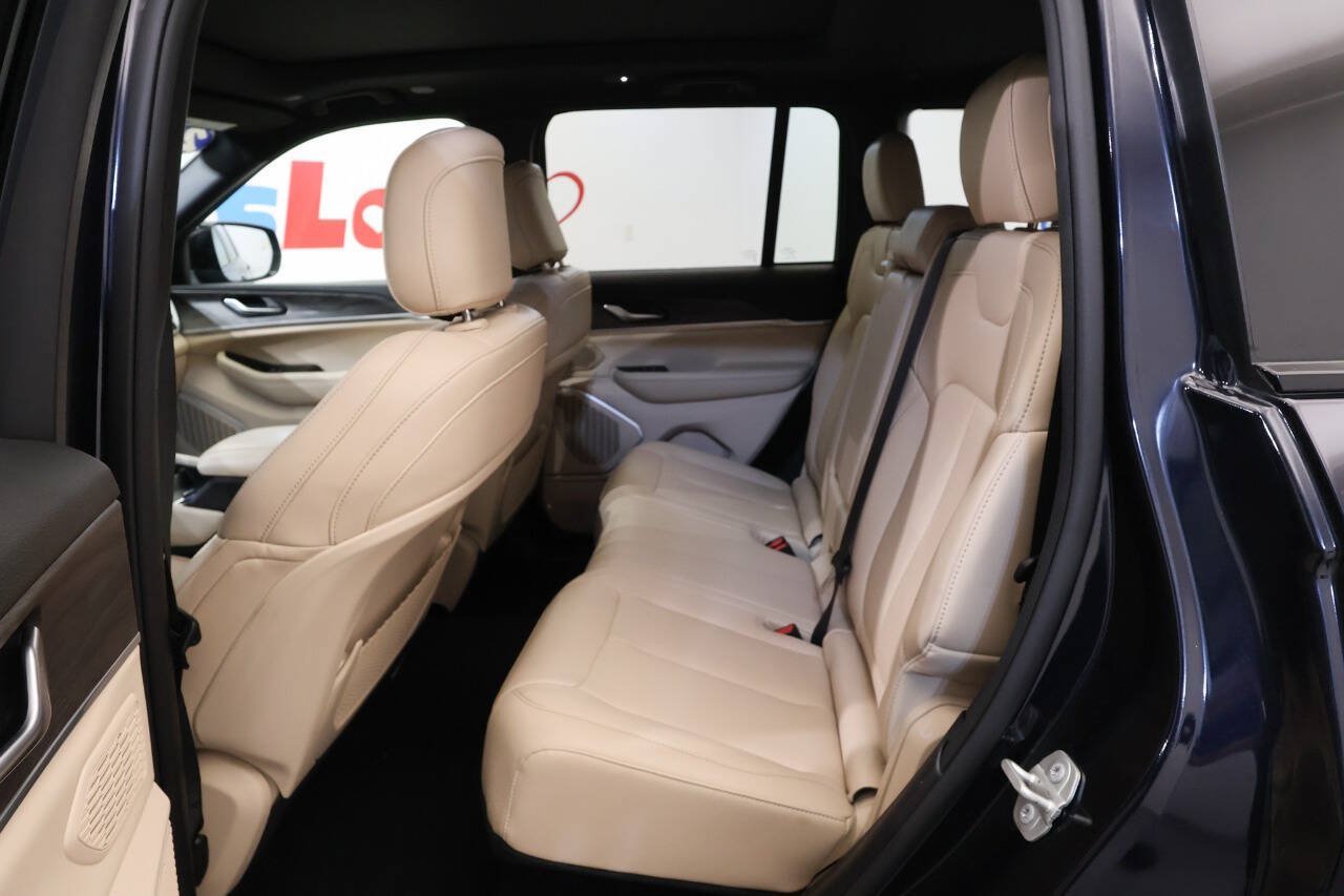 Used 2024 Jeep Grand Cherokee Limited 4xe AWD/4WD image 17