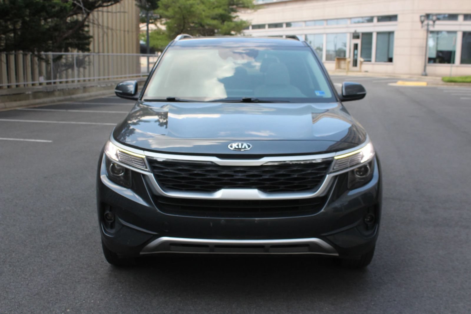 Used 2021 Kia Seltos EX AWD/4WD image 3