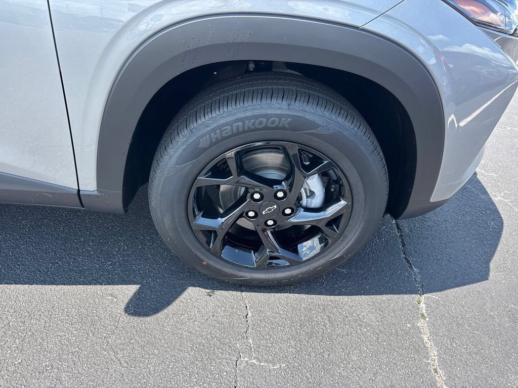 New 2026 Chevrolet Trax LT w/ Midnight Edition FWD image 13