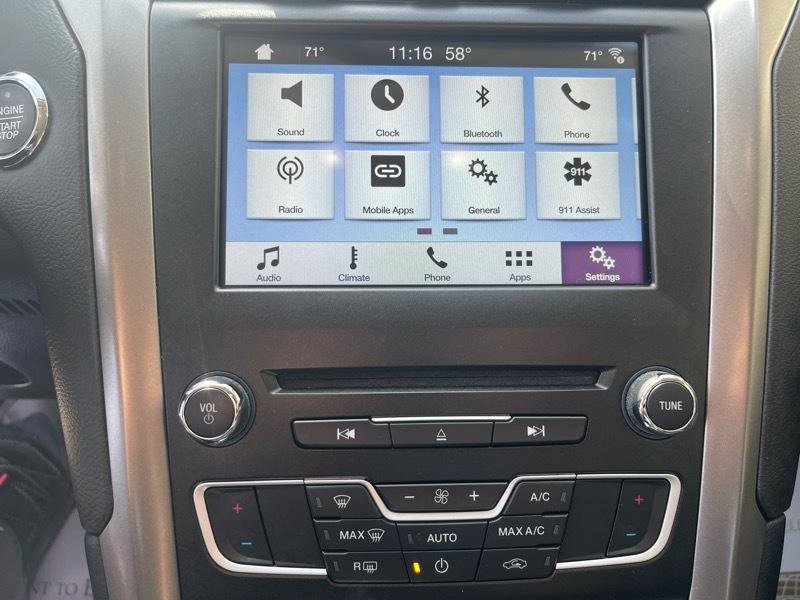Used 2017 Ford Fusion SE w/ Equipment Group 201A image 31