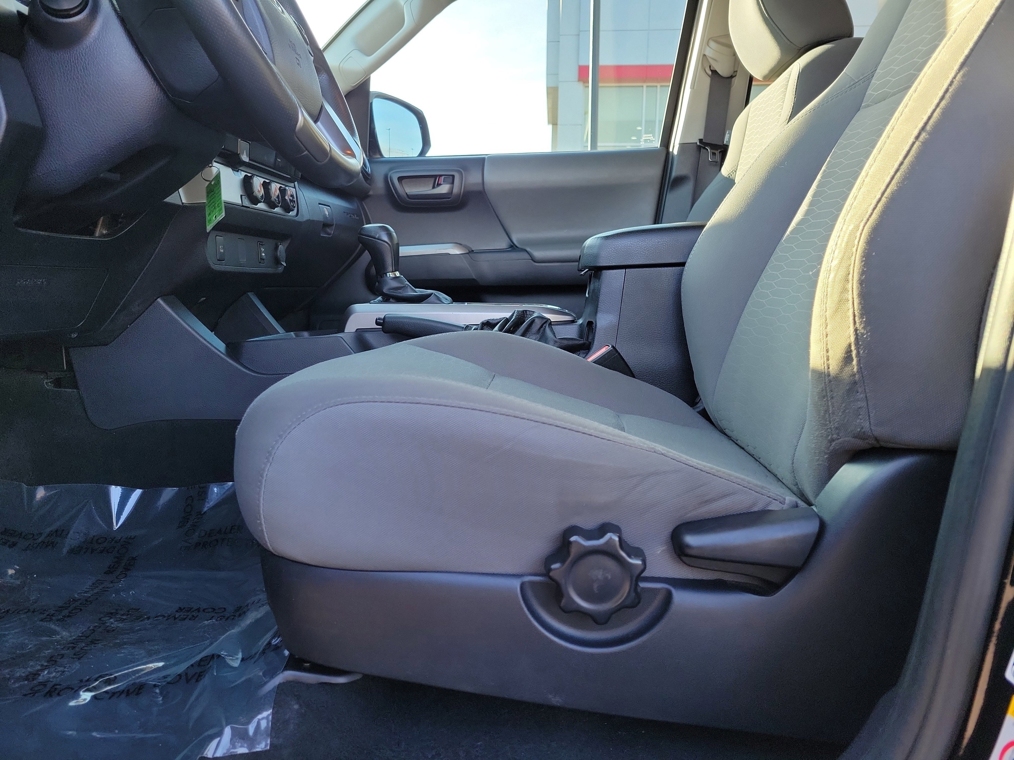 Used 2017 Toyota Tacoma SR5 image 16