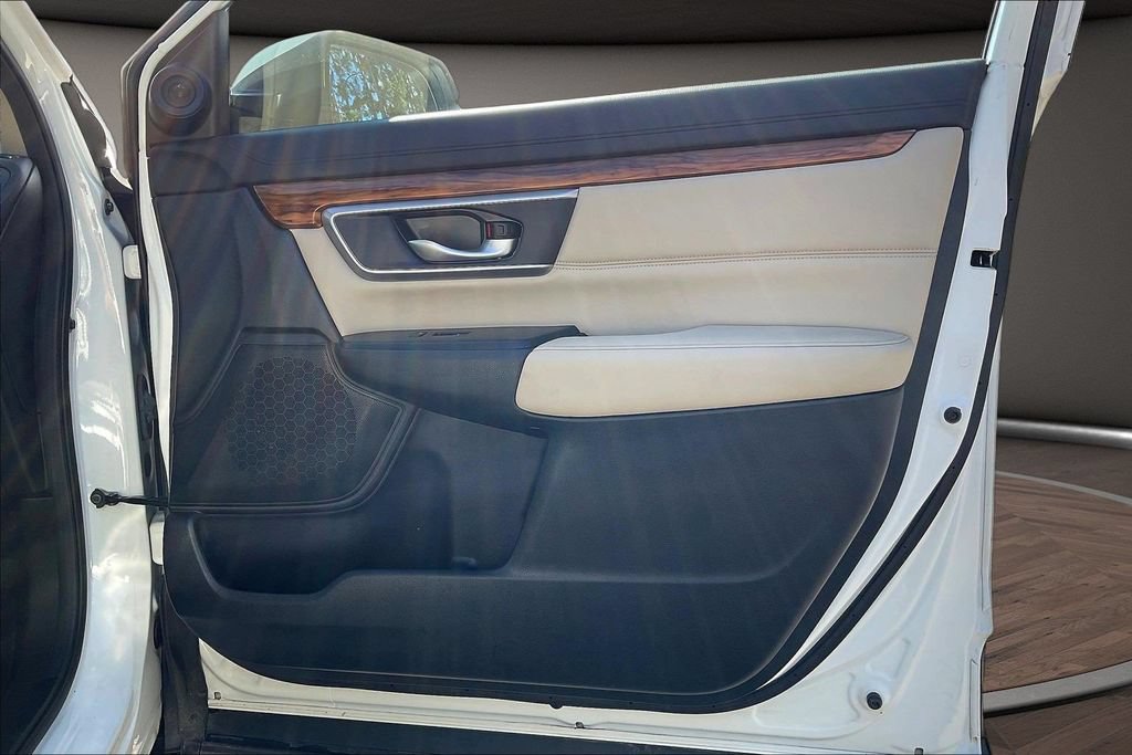 Used 2017 Honda CR-V Touring image 31