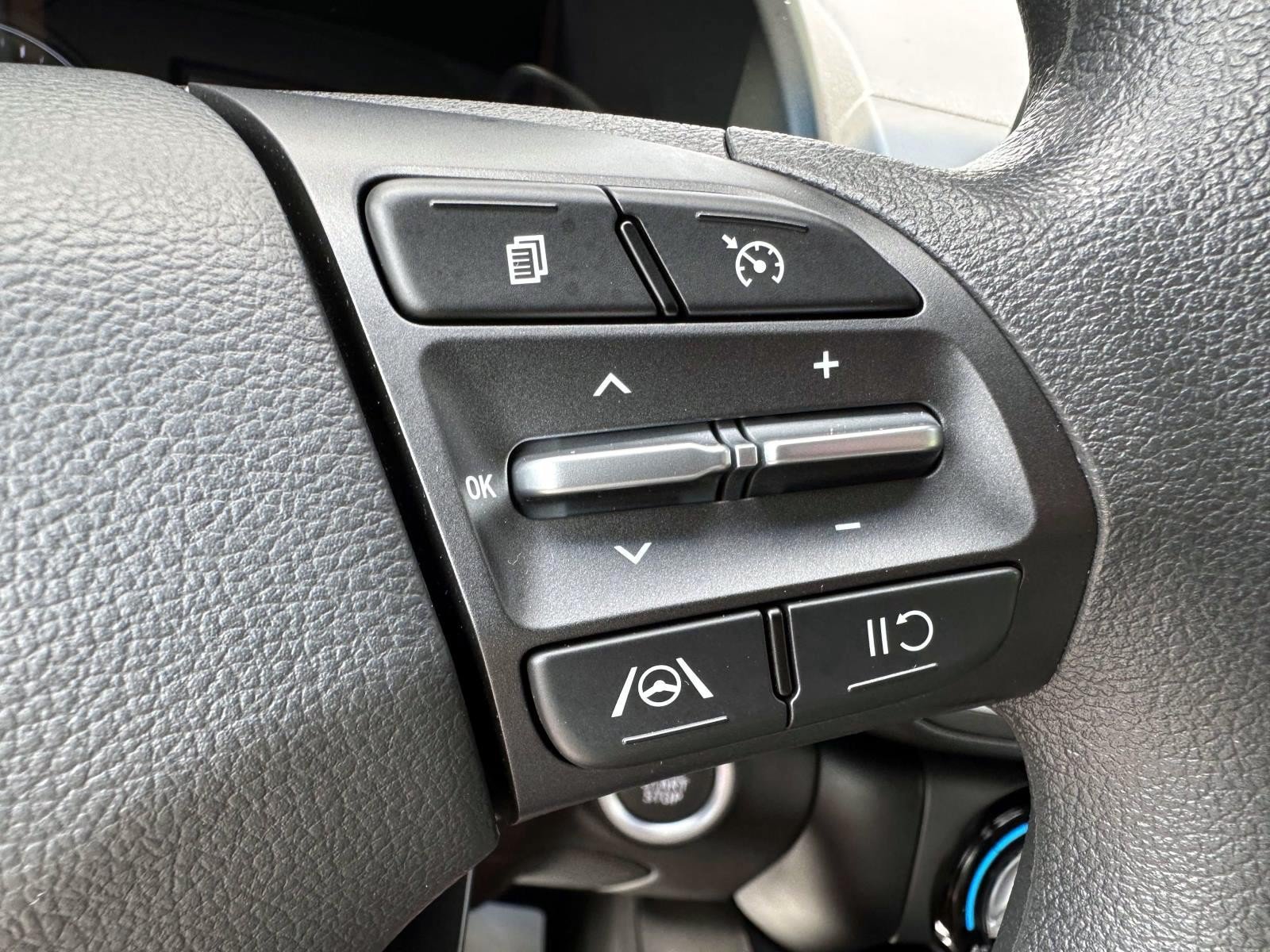 Used 2023 Hyundai Kona SEL w/ Cargo Package AWD/4WD image 18