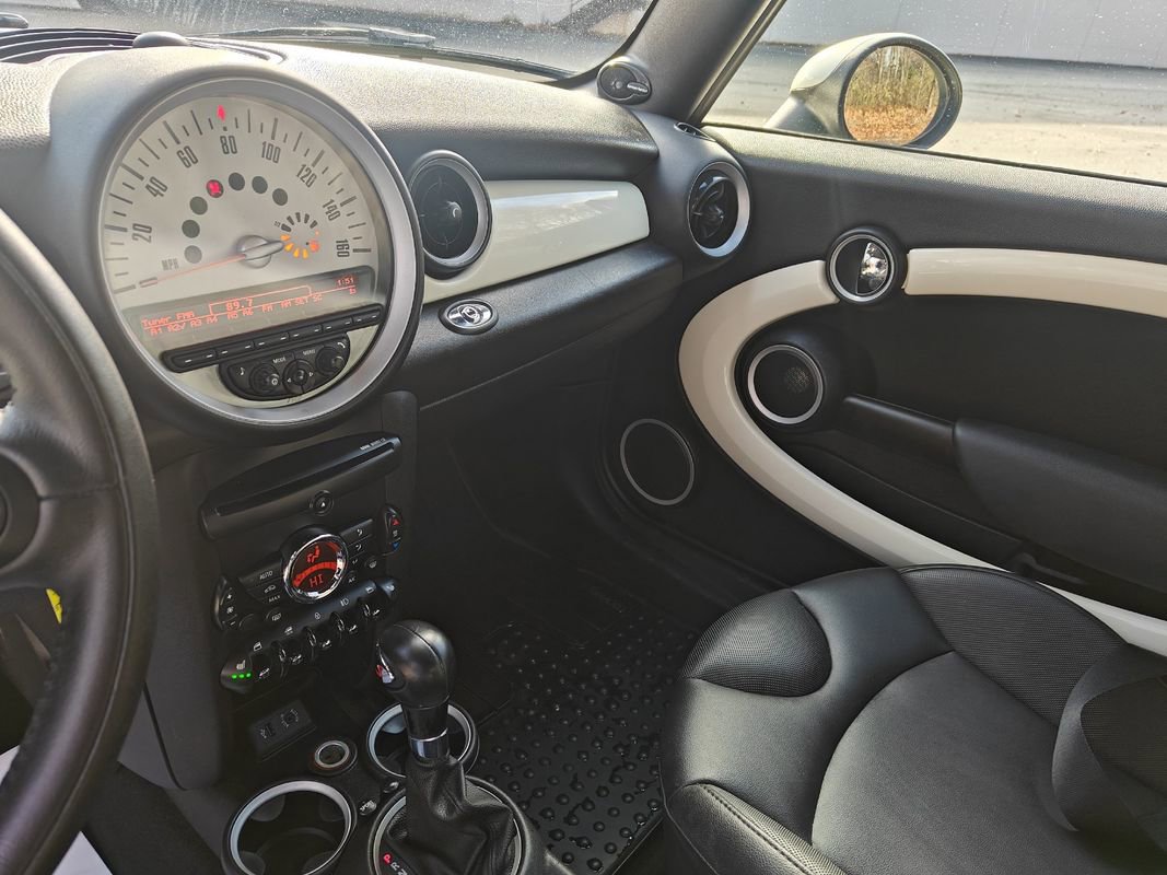 Used 2014 MINI Cooper S FWD image 17