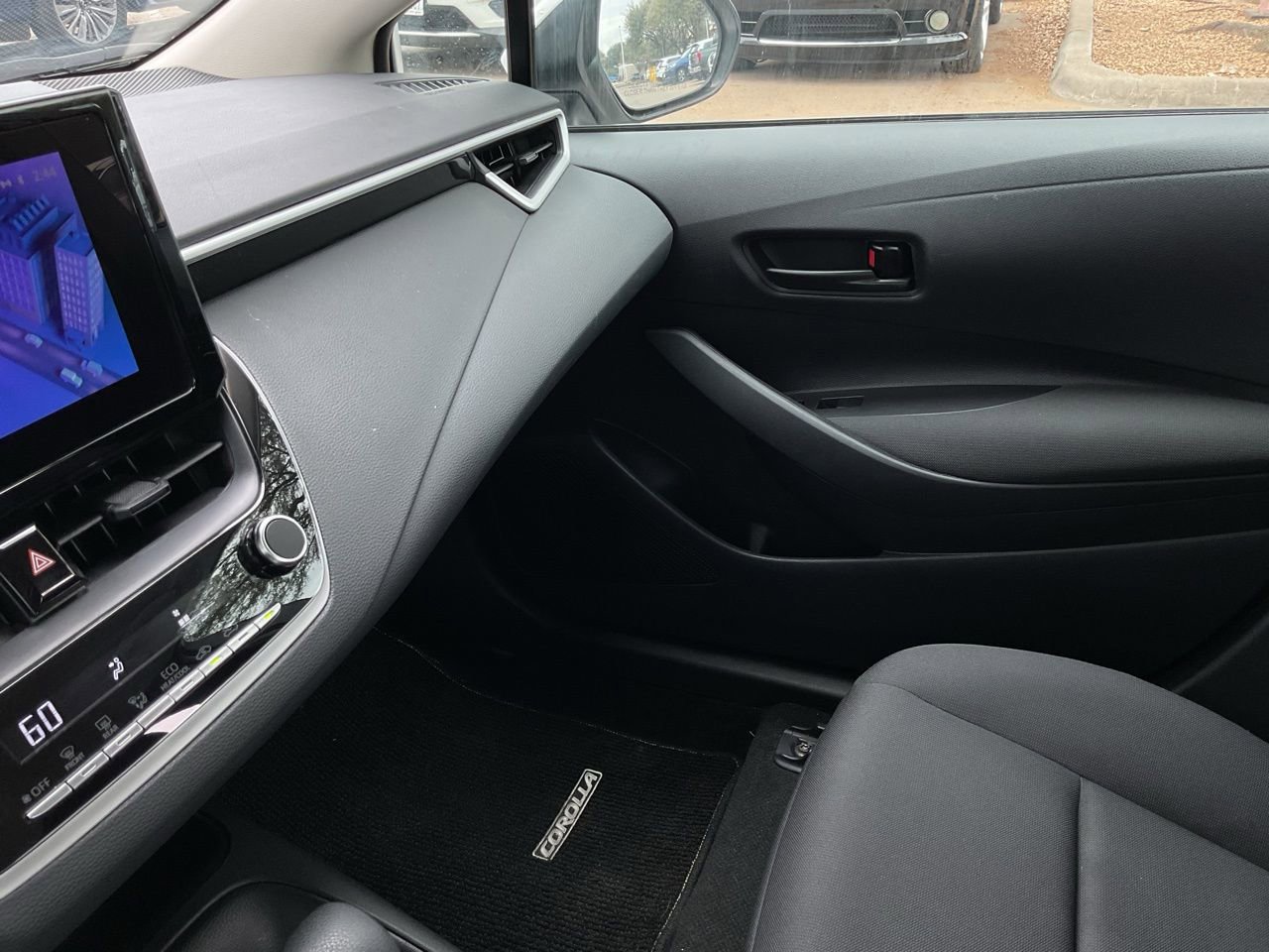 Used 2025 Toyota Corolla LE image 36