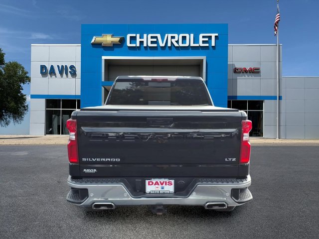 Used 2024 Chevrolet Silverado 1500 LTZ AWD/4WD image 4