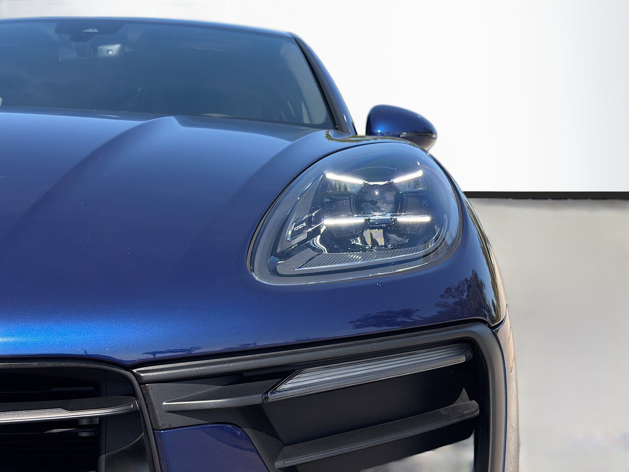 Used 2024 Porsche Macan image 9