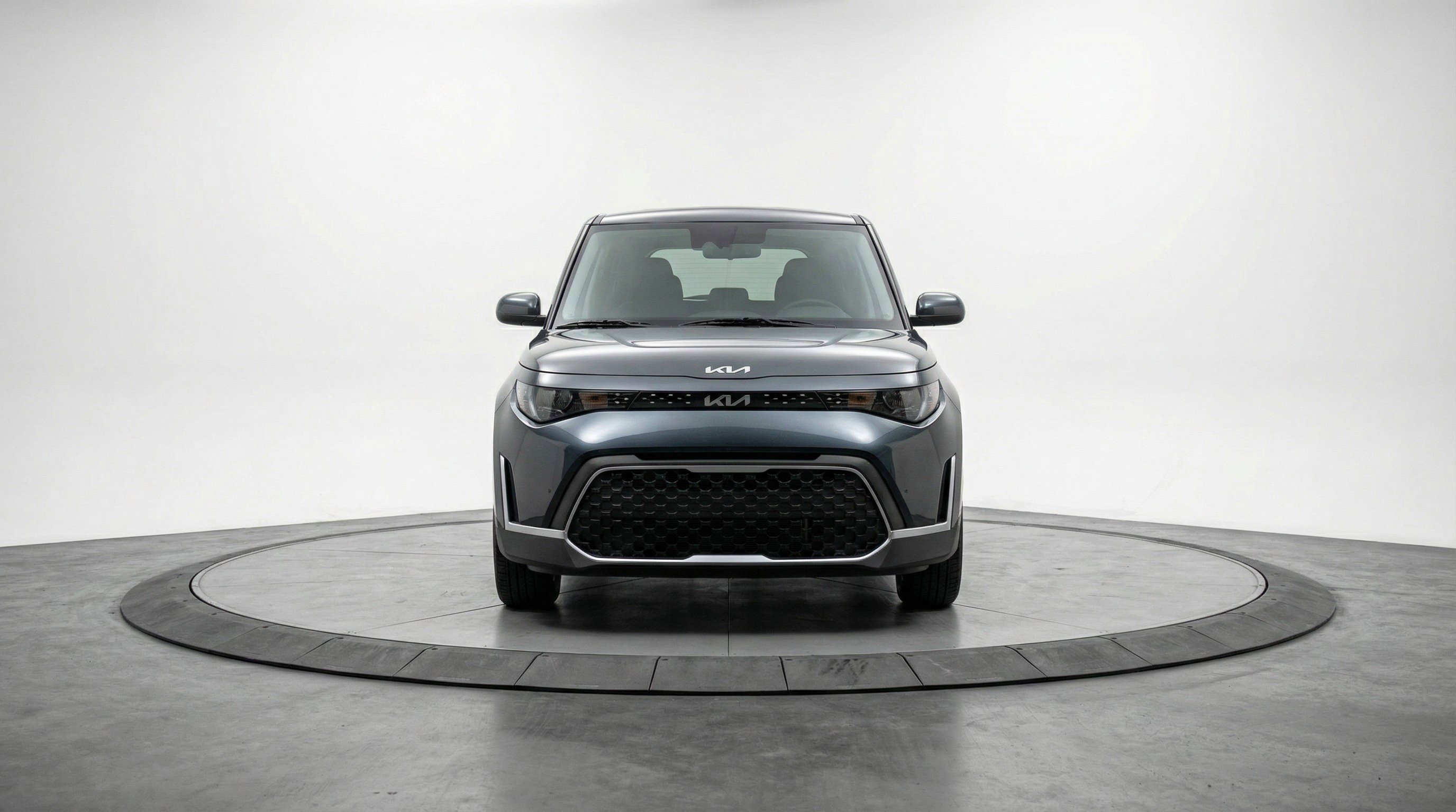 Used 2025 Kia Soul LX w/ LX Technology Package image 2
