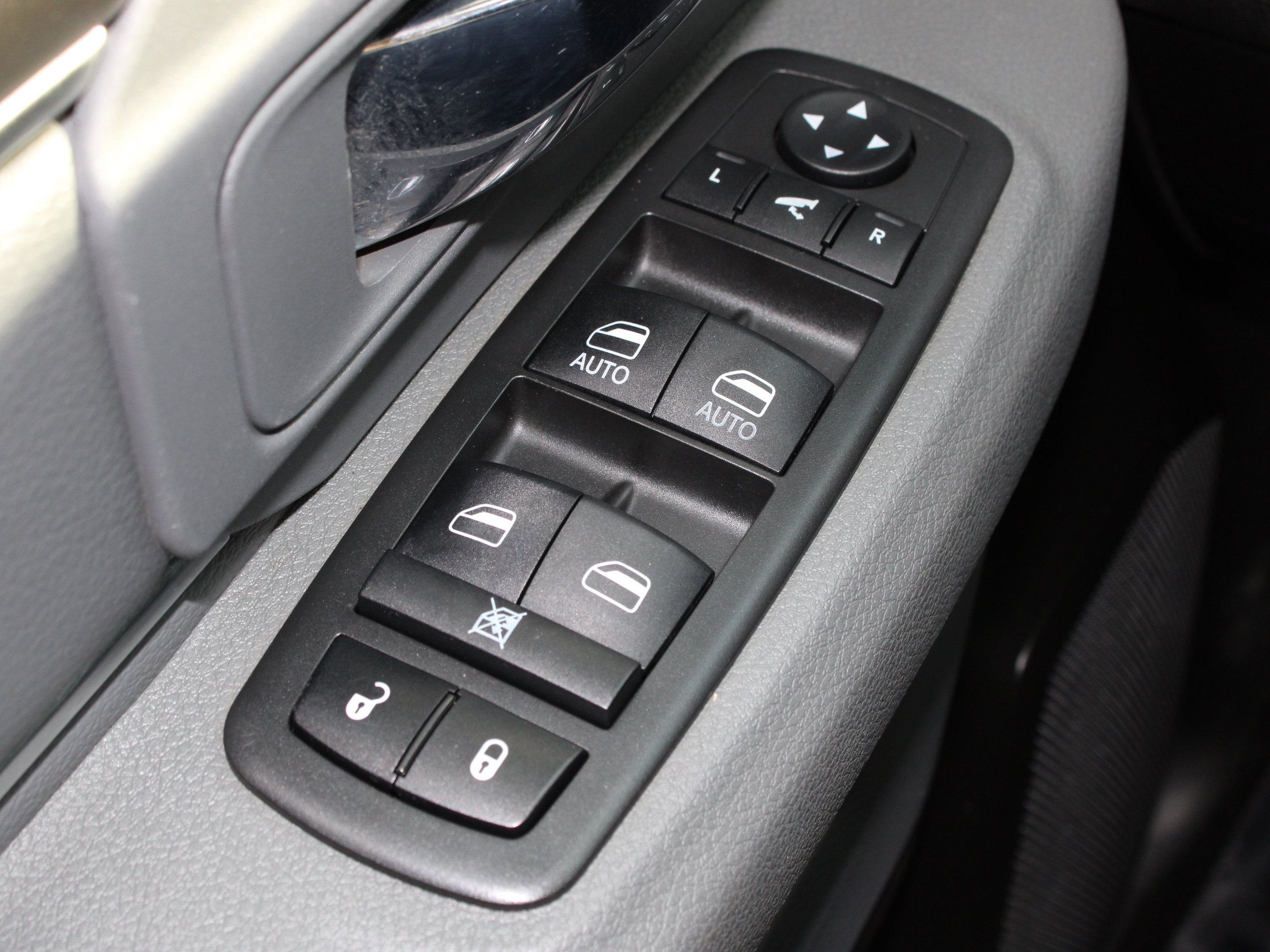 Used 2019 RAM 1500 Classic SLT w/ Luxury Group AWD/4WD image 31