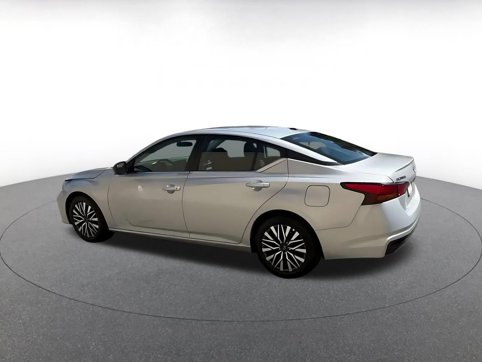 Used 2026 Nissan Altima 2.5 SV FWD image 8