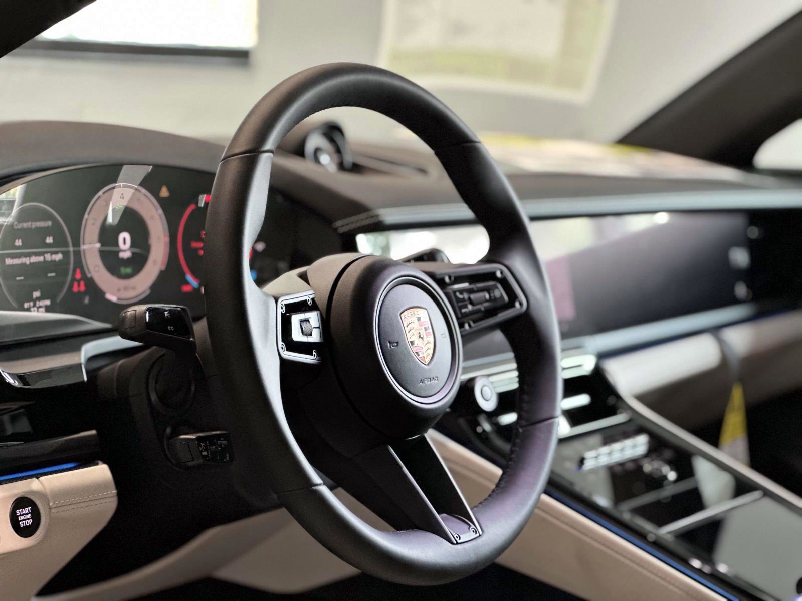 New 2026 Porsche Panamera 4 image 4