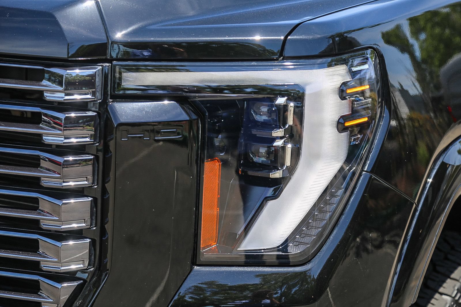 Used 2025 GMC Sierra 2500 Denali Ultimate AWD/4WD image 7