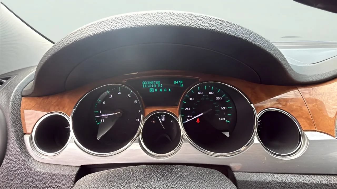 Used 2011 Buick Enclave CXL AWD/4WD image 16