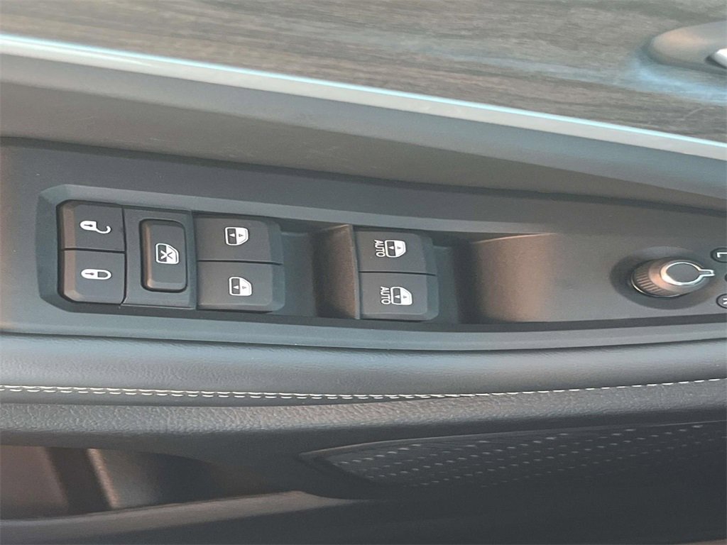 New 2025 Jeep Grand Cherokee Limited w/ Black Appearance Package image 30