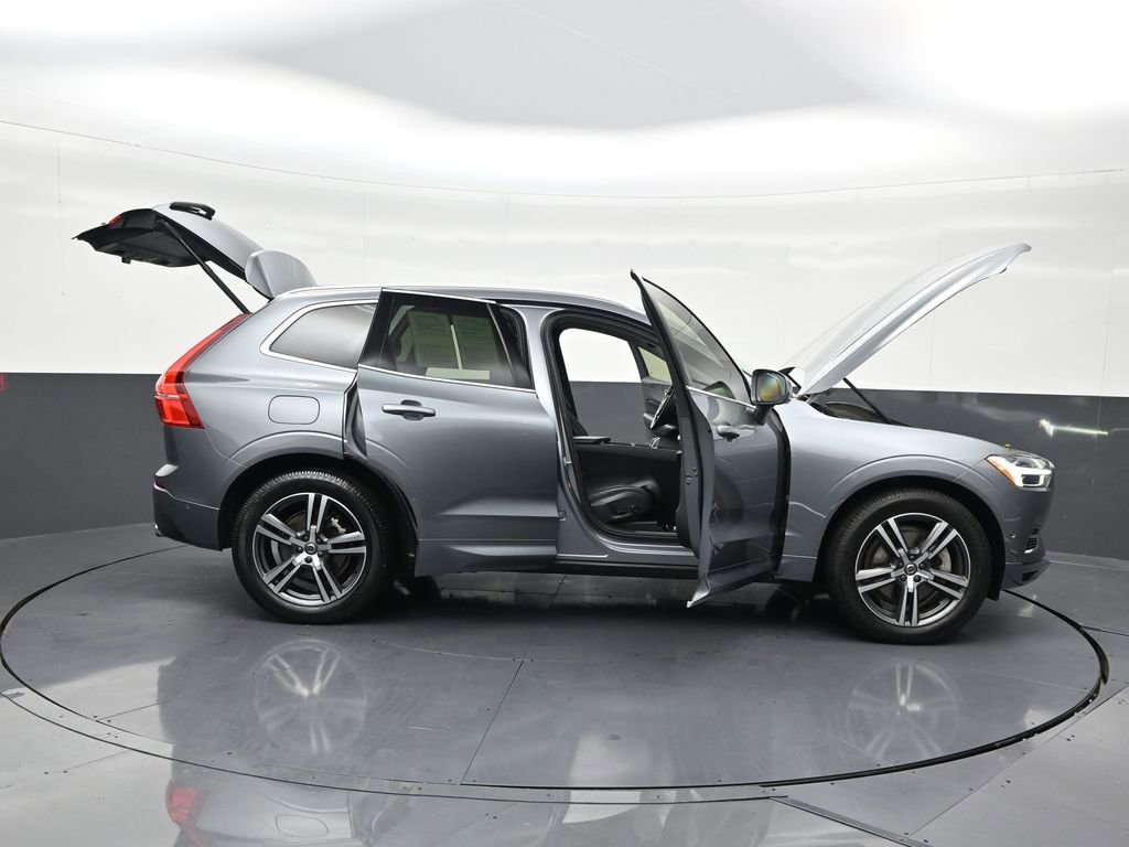 Used 2019 Volvo XC60 T8 Momentum w/ Premium Package image 31