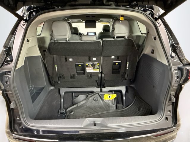 Used 2024 Toyota Sienna Limited AWD/4WD image 28