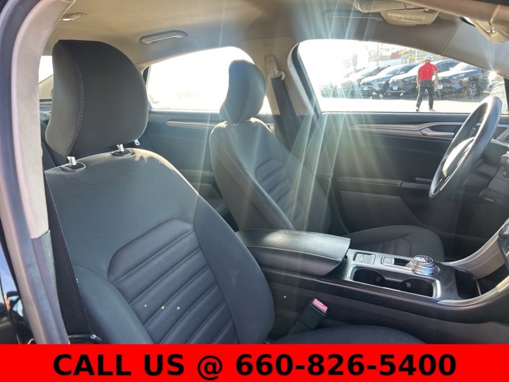 Used 2017 Ford Fusion SE image 8