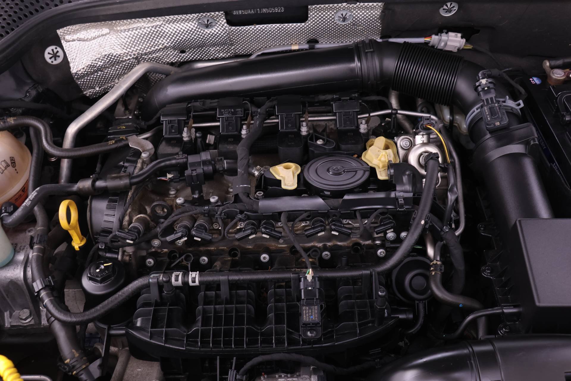 Used 2018 Volkswagen Beetle 2.0T S w/ Style & Comfort Package image 17