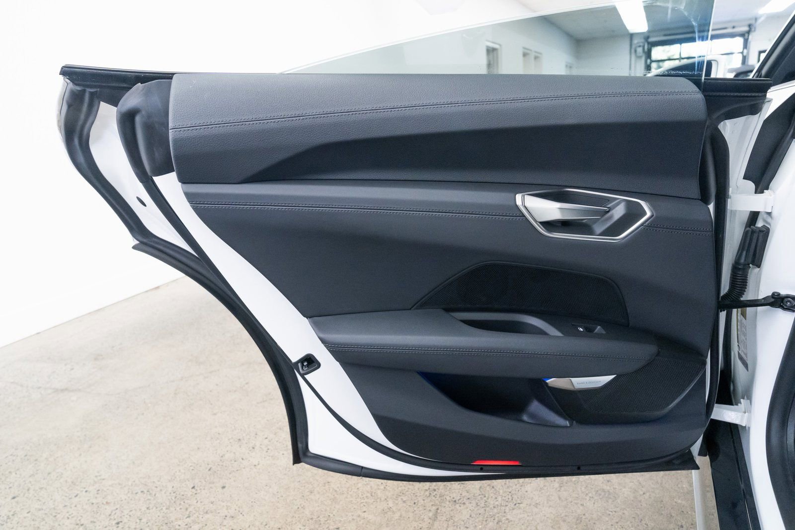 Used 2024 Audi e-tron GT Premium Plus AWD/4WD image 19