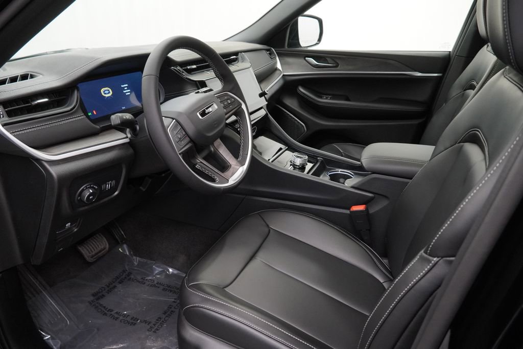 New 2026 Jeep Grand Cherokee L Limited AWD/4WD image 16