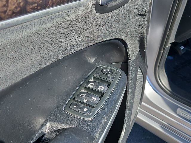 Used 2013 Chrysler 300 C image 18