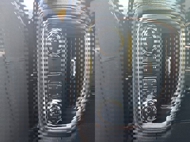 Used 2020 GMC Sierra 3500 AT4 w/ AT4 Premium Package image 23