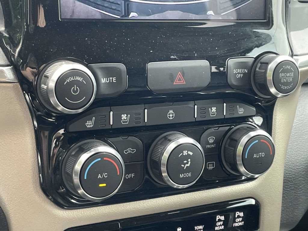 Used 2022 RAM 1500 Laramie AWD/4WD image 38