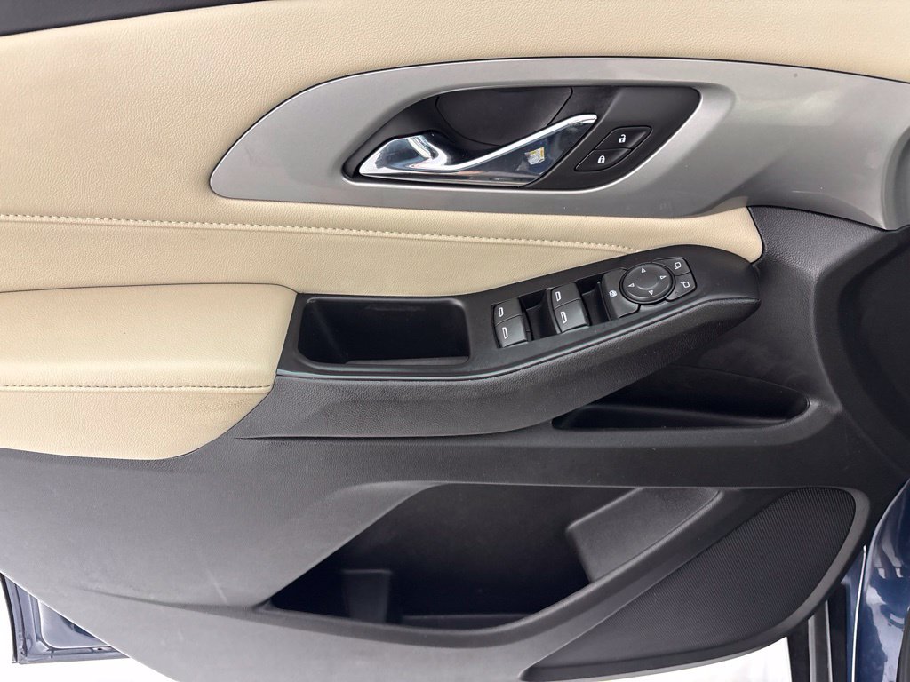 Used 2022 Chevrolet Traverse LS FWD image 30