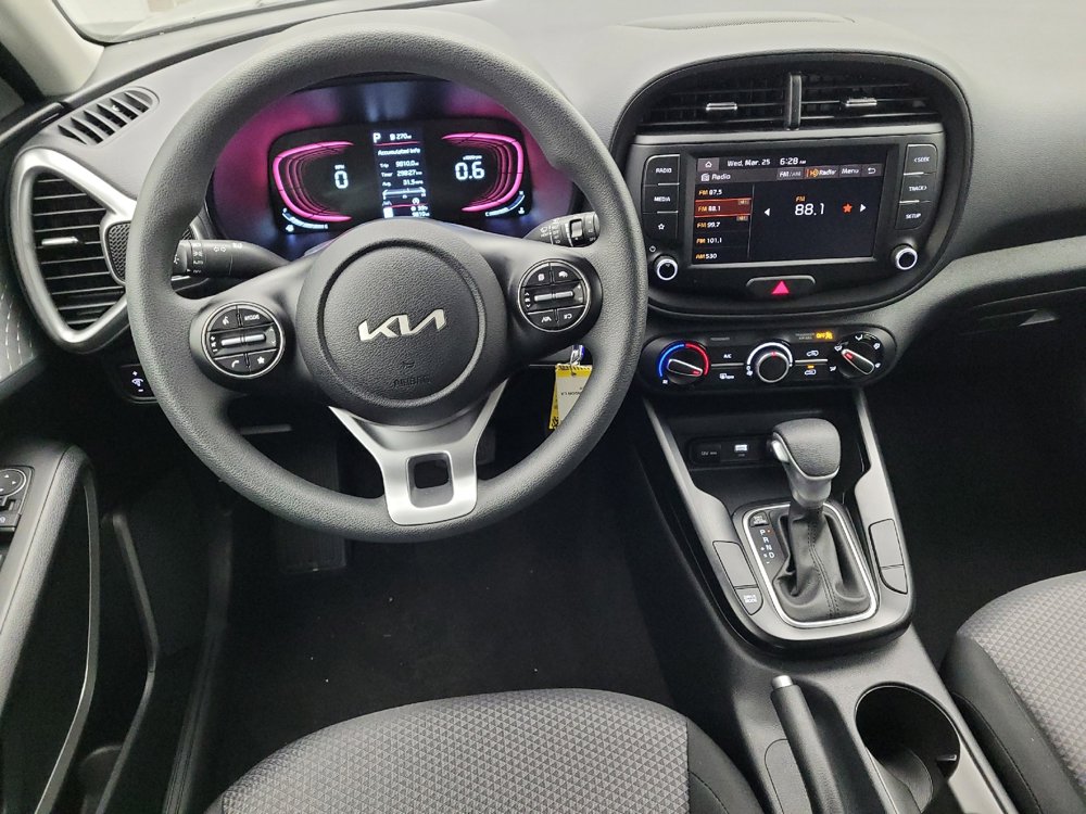 Used 2025 Kia Soul LX image 22