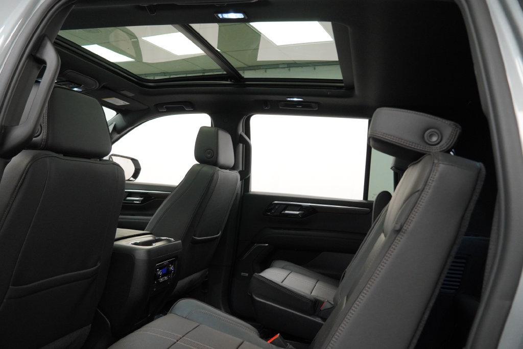 New 2026 Chevrolet Suburban High Country w/ Sun And Tow Package AWD/4WD image 14