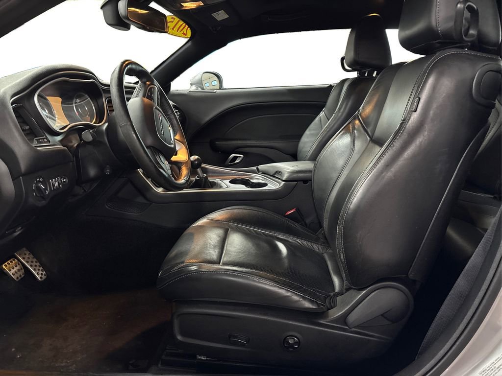 Used 2015 Dodge Challenger R/T Plus image 9