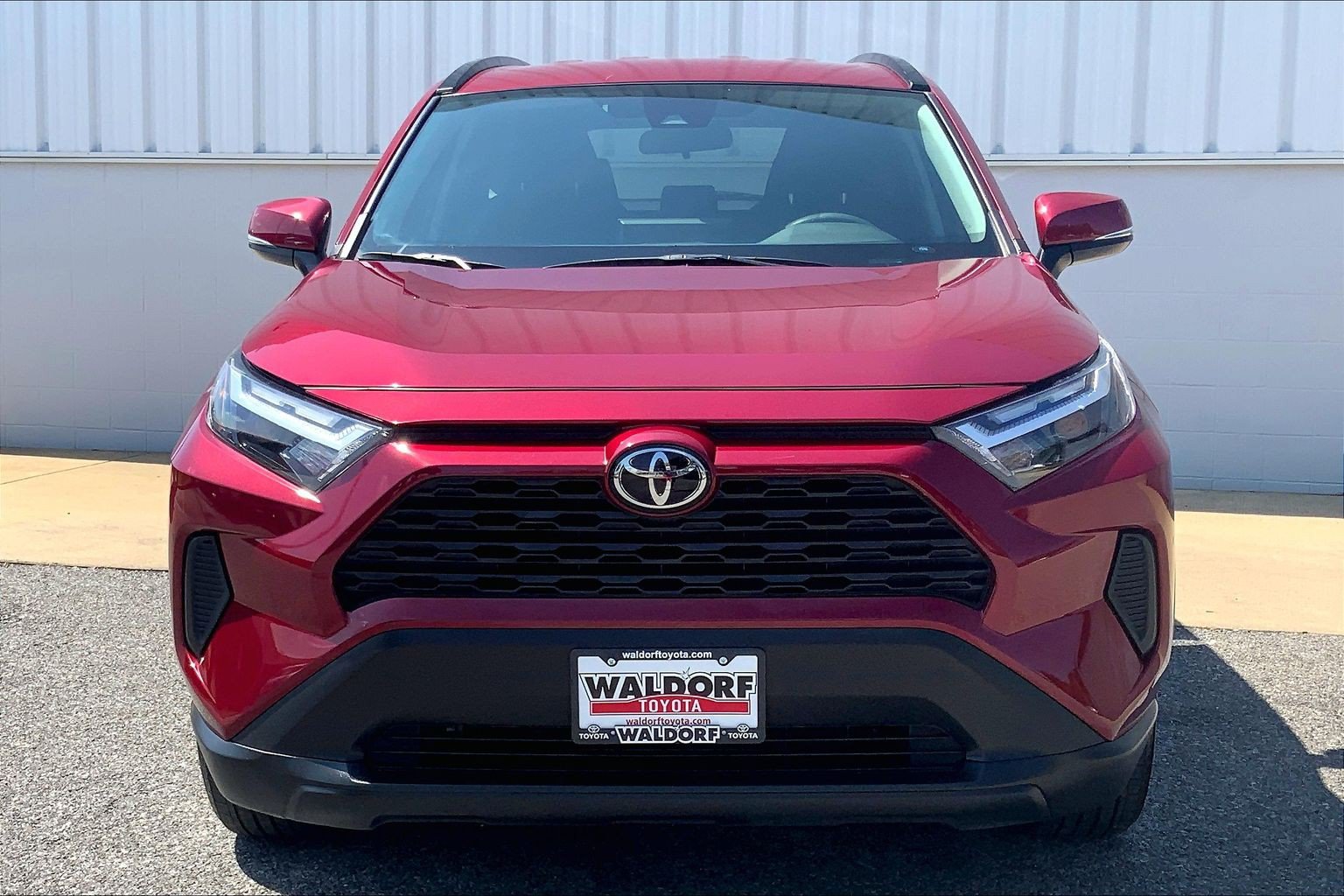 Used 2025 Toyota RAV4 XLE AWD/4WD image 3
