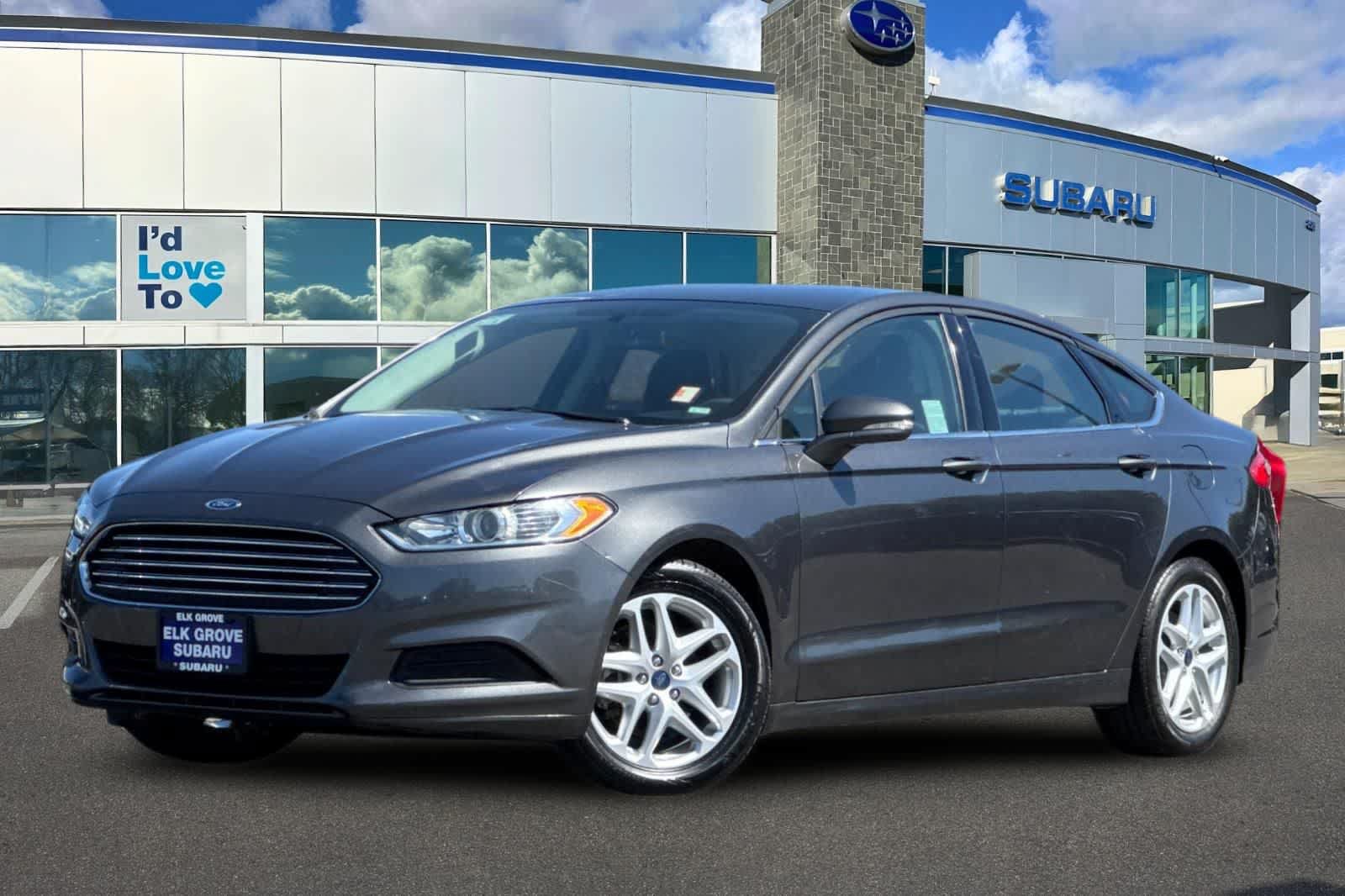Used 2016 Ford Fusion SE FWD image 1