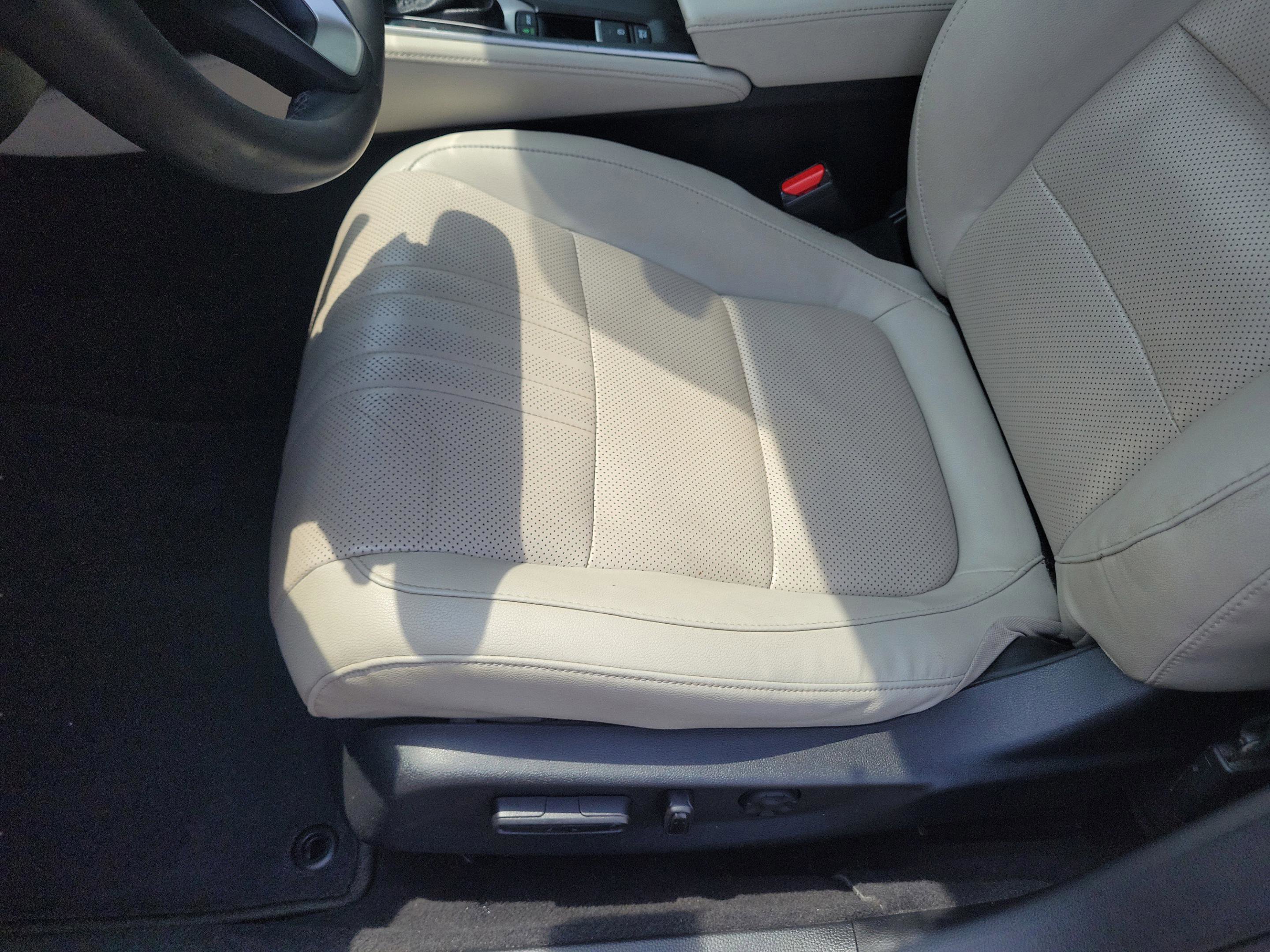 Used 2018 Honda Accord Touring image 26