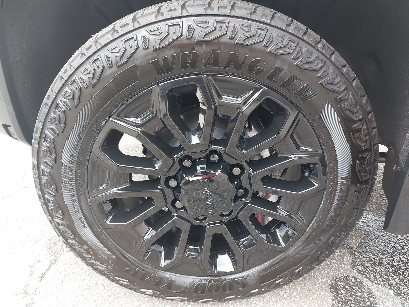 New 2026 GMC Sierra 2500 AT4 w/ AT4 Premium Plus Package AWD/4WD image 34