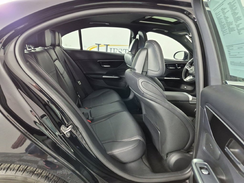Used 2024 Mercedes-Benz C 300 Sedan image 34