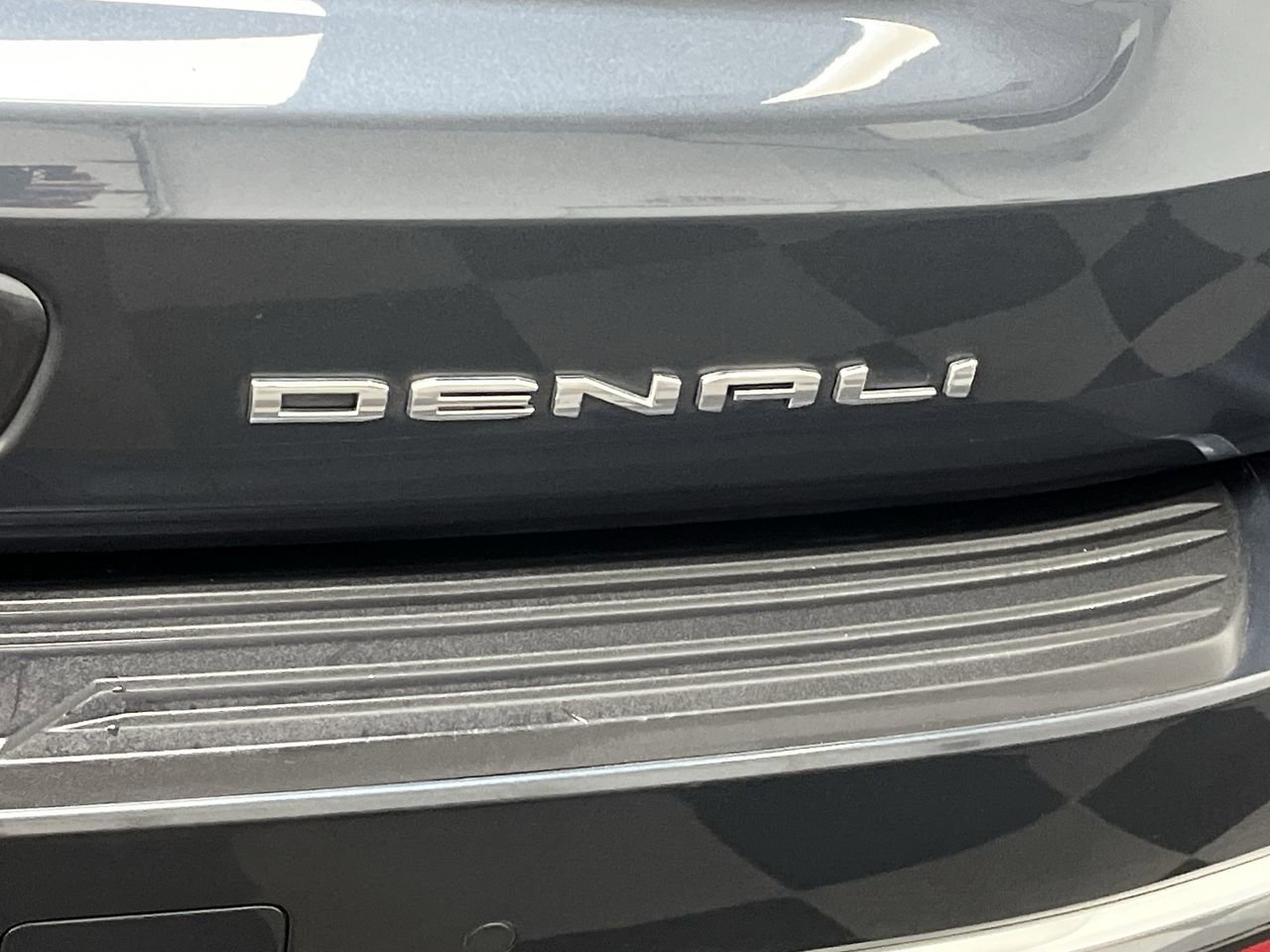 Certified 2021 GMC Yukon Denali w/ Denali Premium Package AWD/4WD image 39