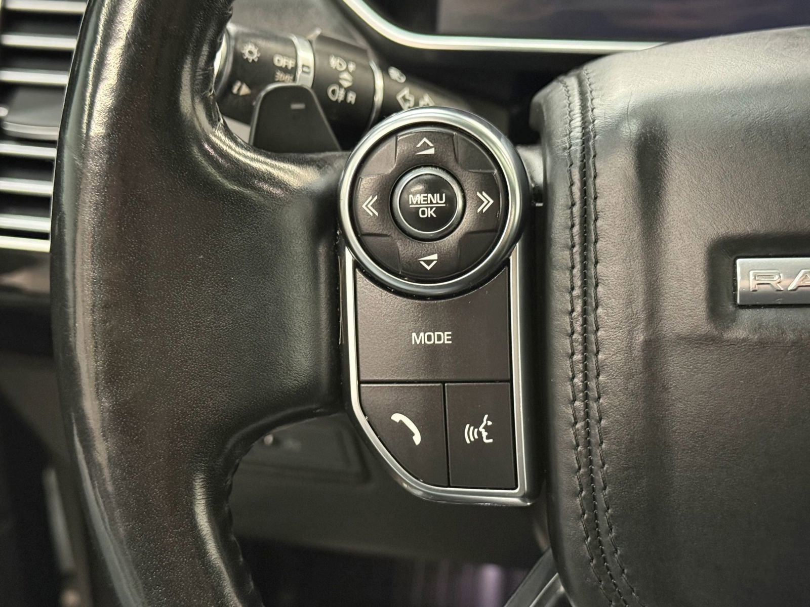 Used 2016 Land Rover Range Rover HSE image 31