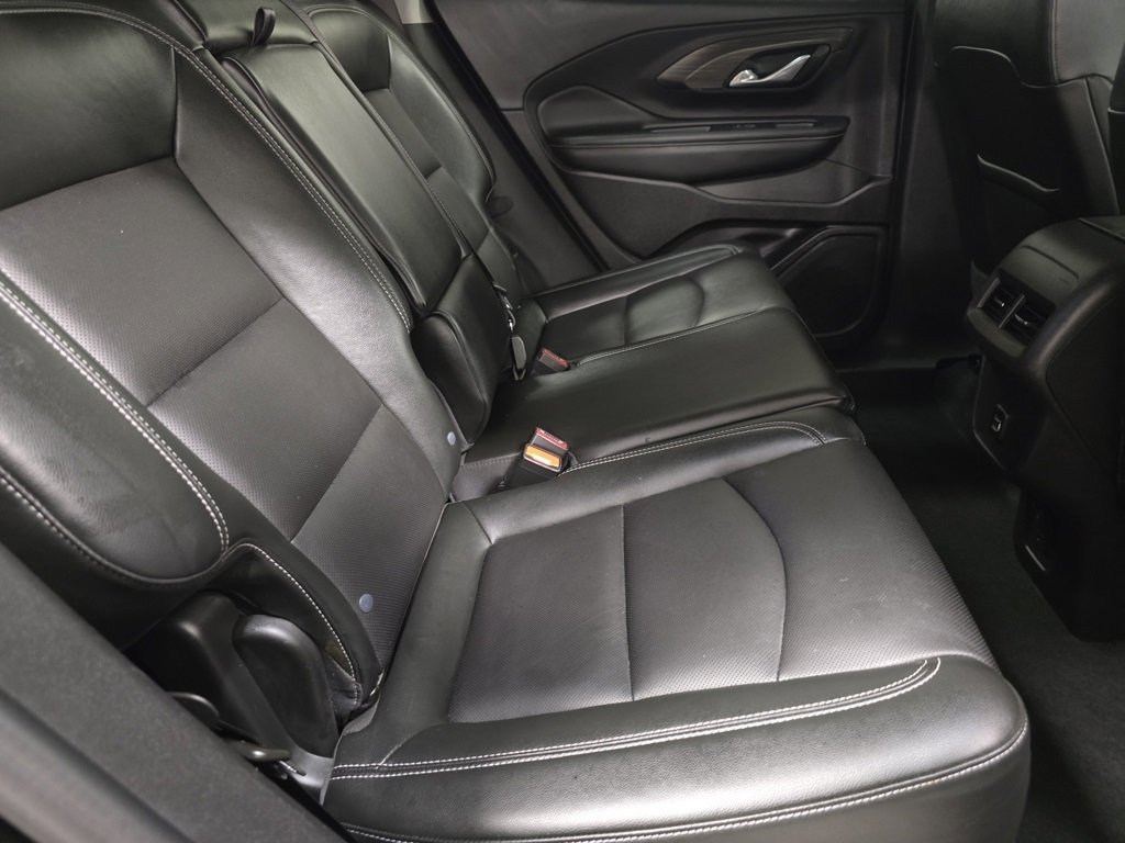 Used 2024 GMC Terrain SLT image 19