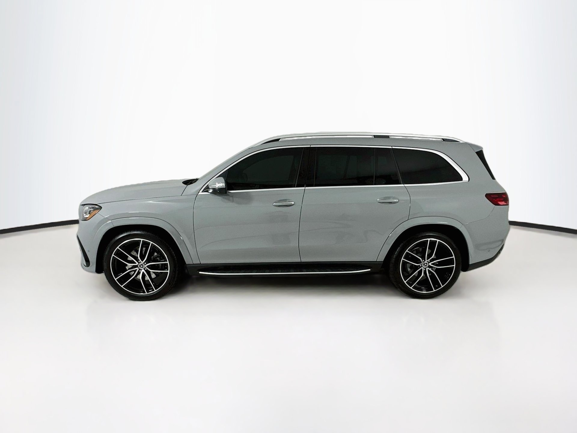 Certified 2026 Mercedes-Benz GLS 580 4MATIC image 5