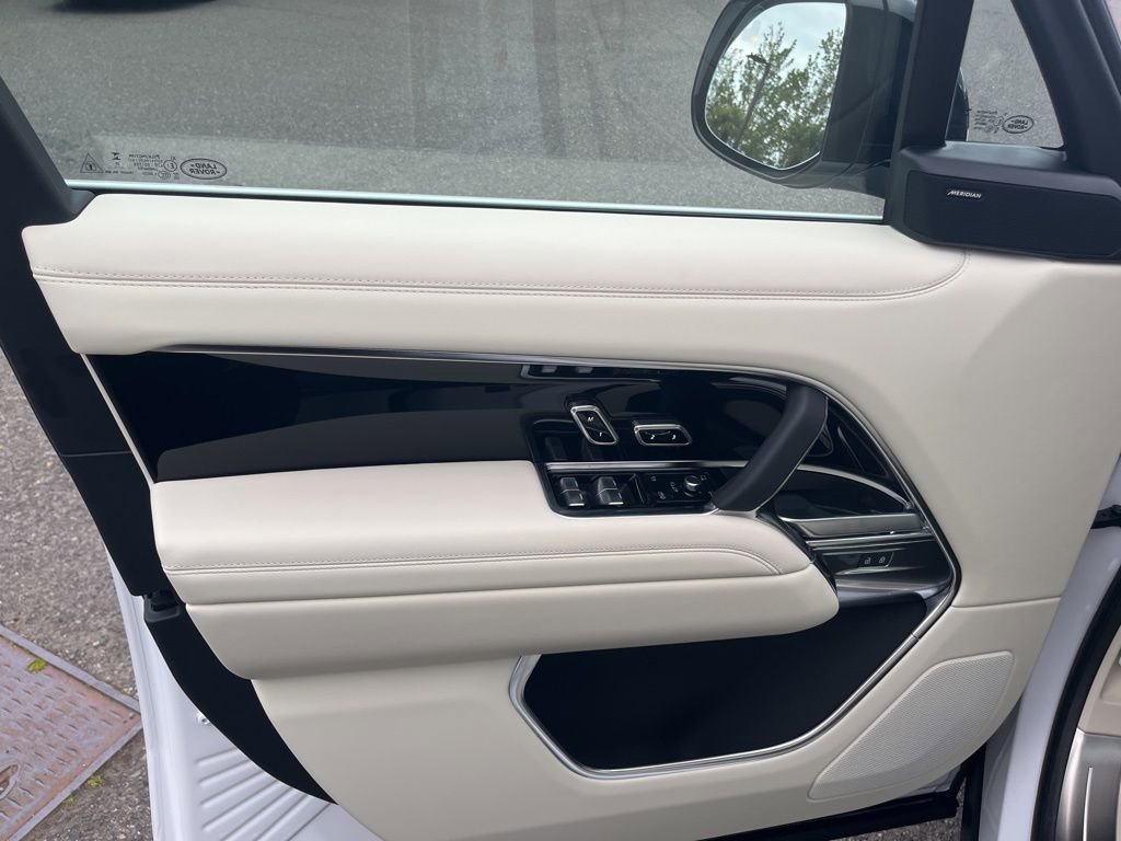 New 2026 Land Rover Range Rover SE AWD/4WD image 11