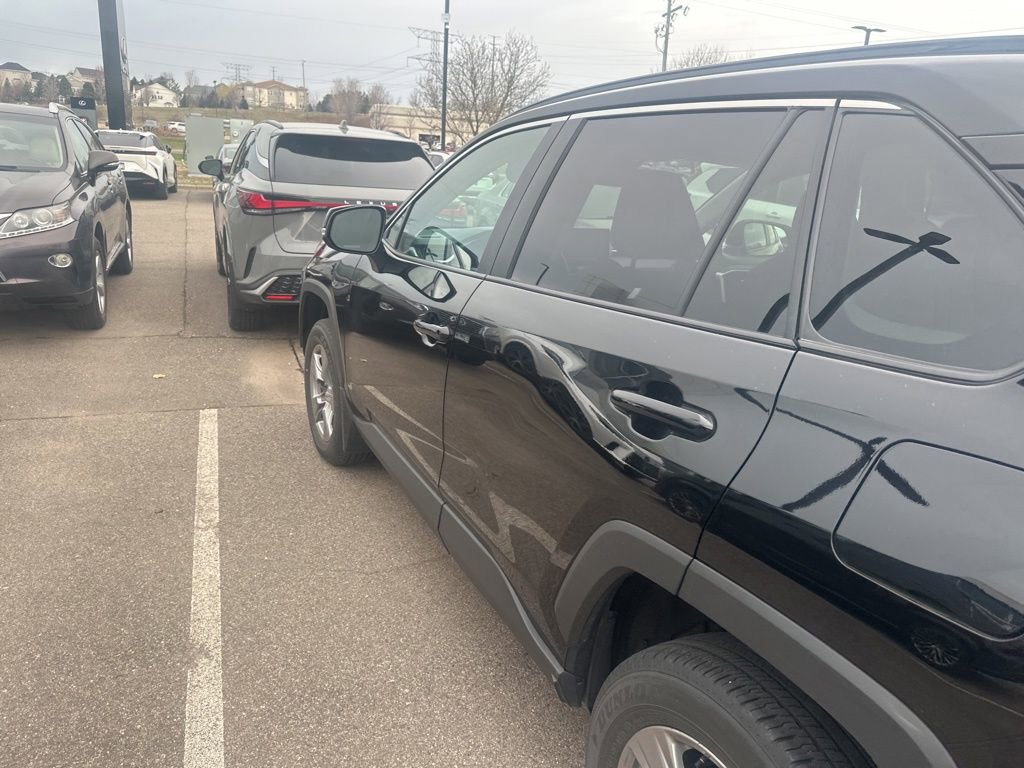 Used 2022 Toyota RAV4 XLE w/ Convenience Package AWD/4WD image 15