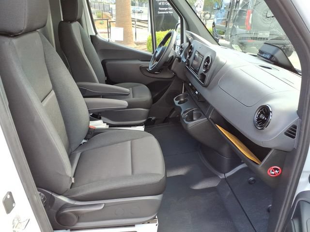 Used 2025 Mercedes-Benz Sprinter 2500 image 16