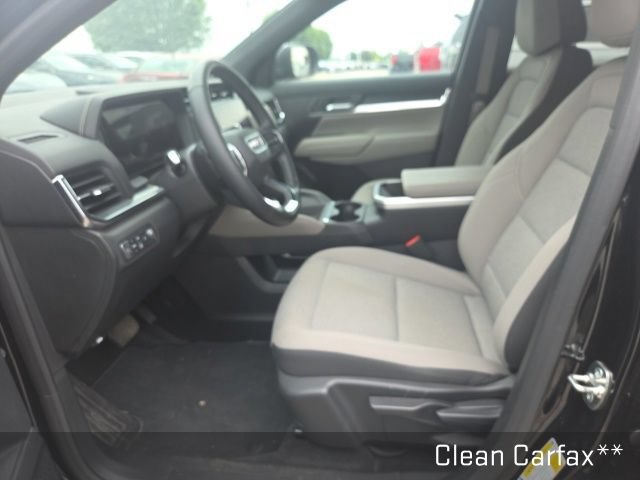 Used 2025 GMC Terrain Elevation w/ Technology Package II AWD/4WD image 9